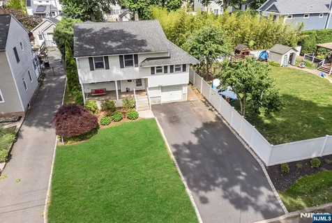 $925,000 | 799 Millbrook Road, River Edge, NJ 07661