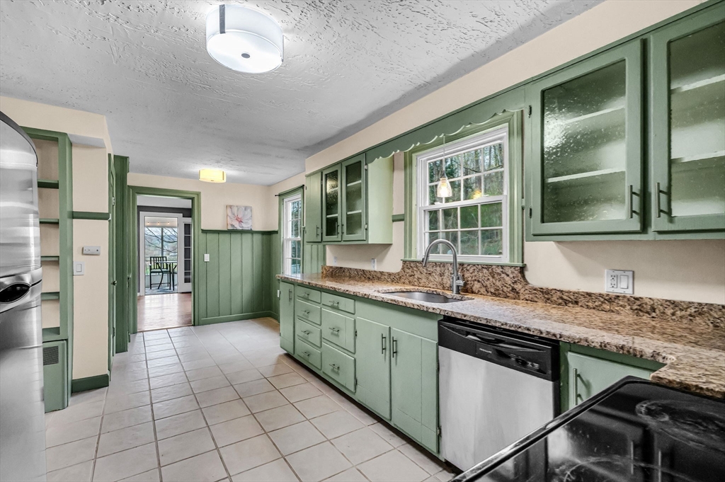 20 High Street Monson, MA 01057 - Photo 15 of 39