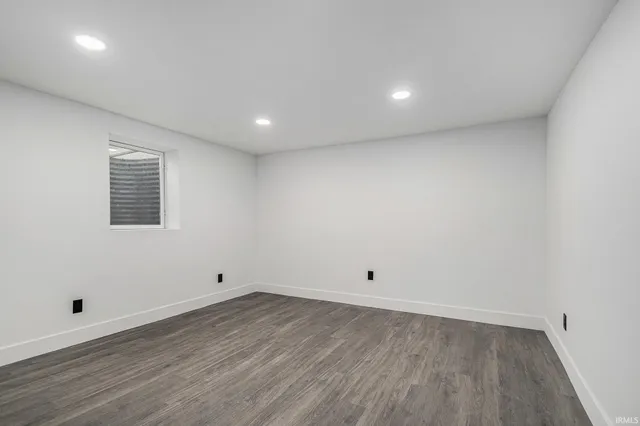 $320,000 | 24675 County Road 16, Elkhart, IN 46516