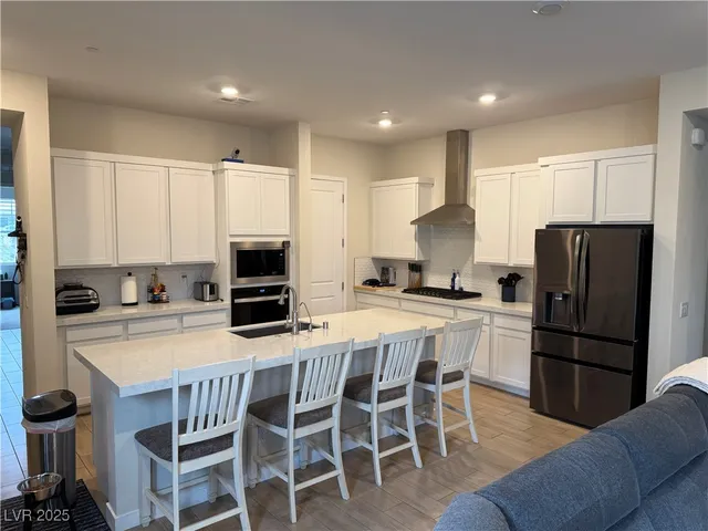 $3,000 | 815 Eaton Falls Street, Henderson, NV 89011