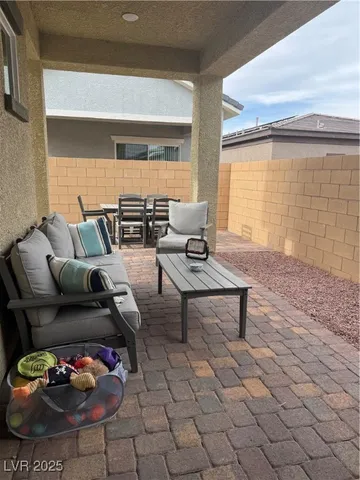 $2,900 | 815 Eaton Falls Street, Henderson, NV 89011