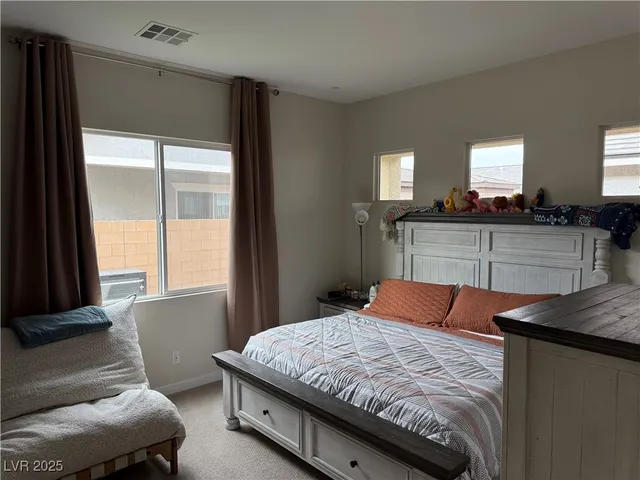 $3,000 | 815 Eaton Falls Street, Henderson, NV 89011