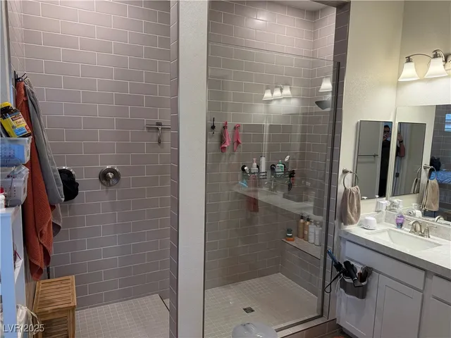 $3,000 | 815 Eaton Falls Street, Henderson, NV 89011