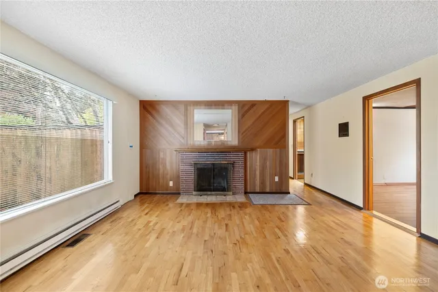 $649,950 | 19326 5th Avenue Northeast, Shoreline, WA 98155