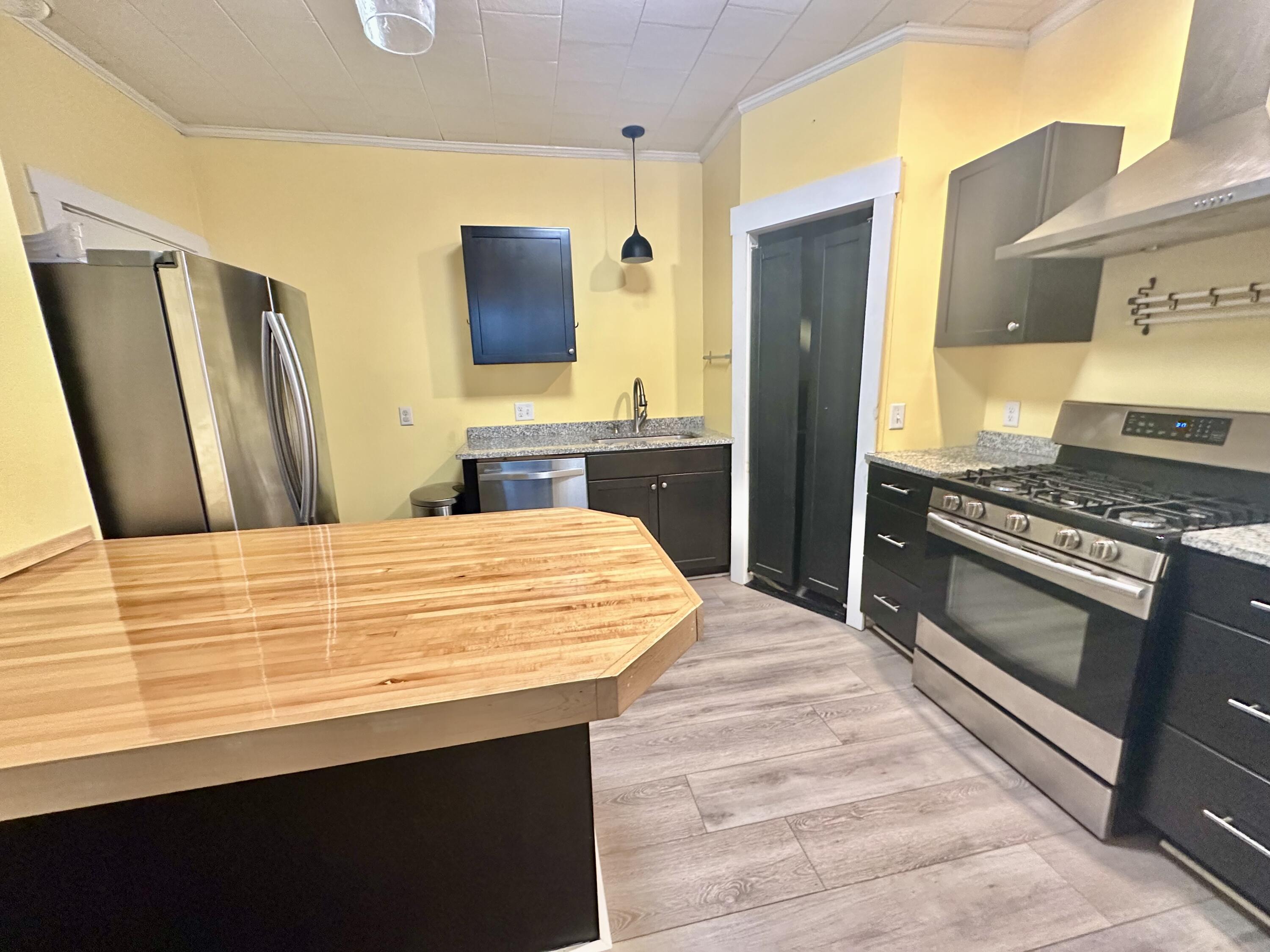 21 Cottage Street Bangor, ME 04401 - Photo 6 of 37 21 Cottage Street