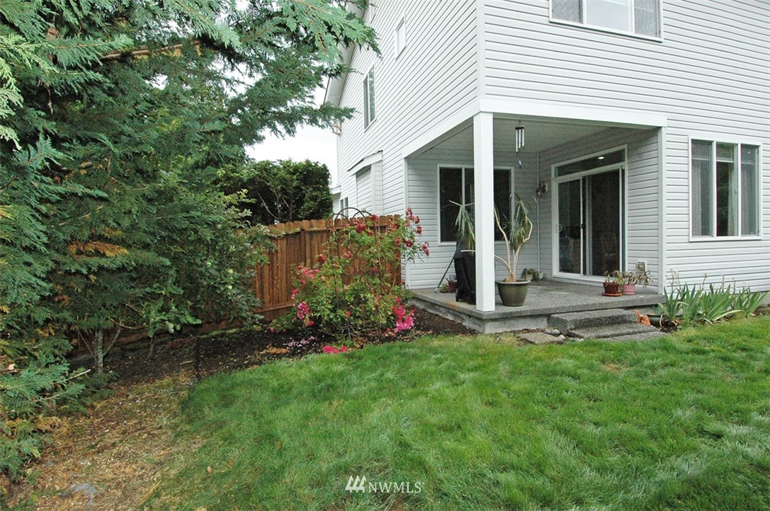 5119 Northeast 5th Street Renton, WA 98059 - Photo 5 of 20