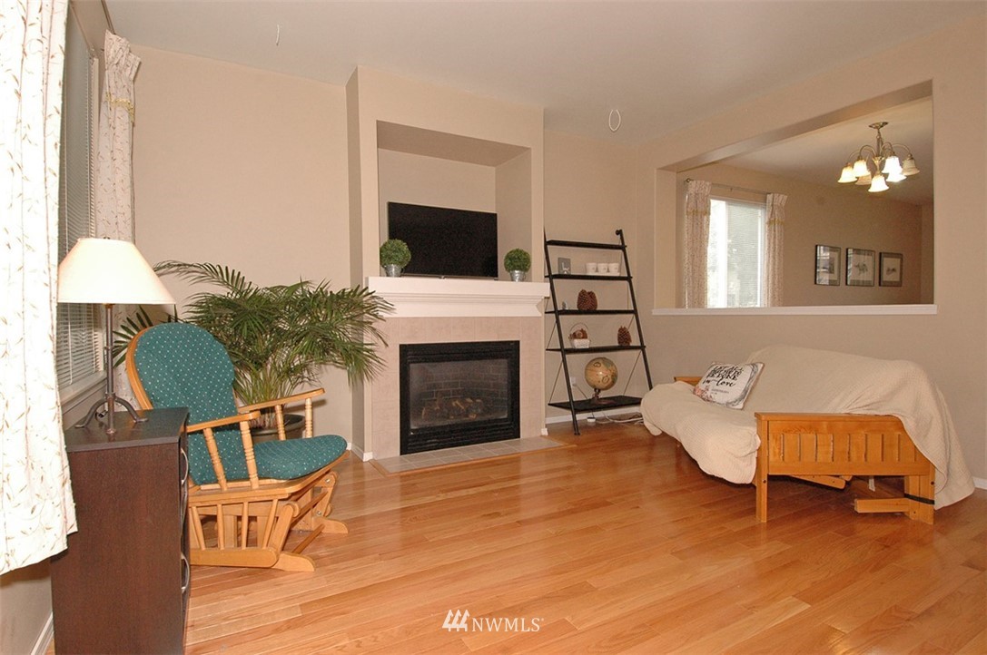 5119 Northeast 5th Street Renton, WA 98059 - Photo 7 of 20