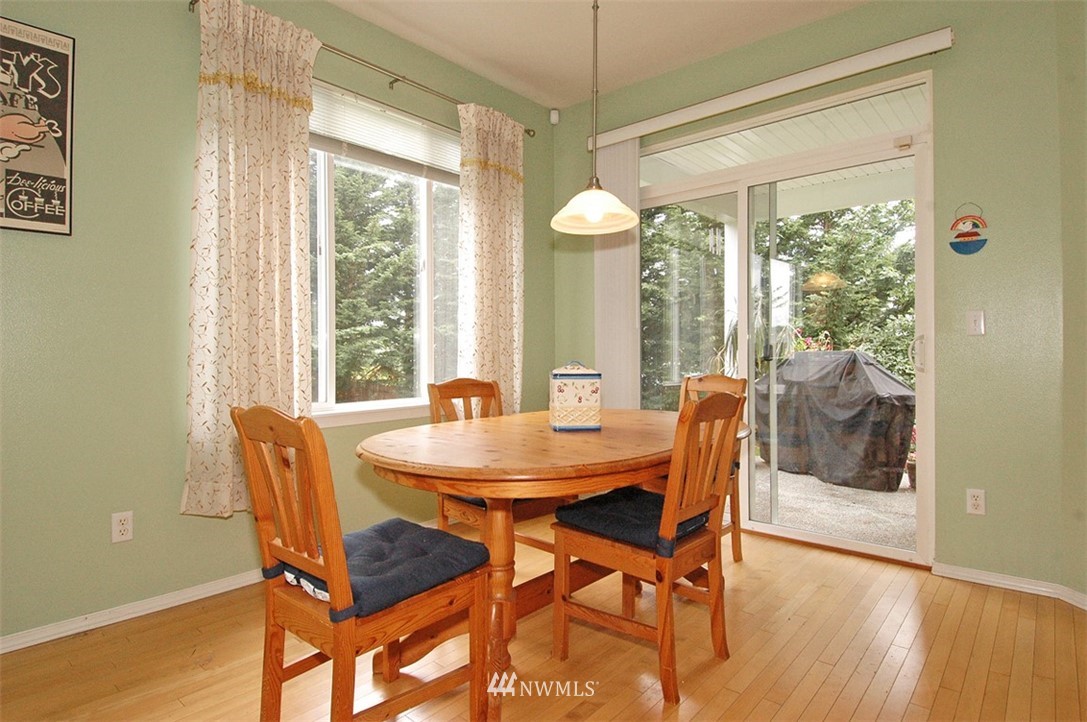 5119 Northeast 5th Street Renton, WA 98059 - Photo 8 of 20