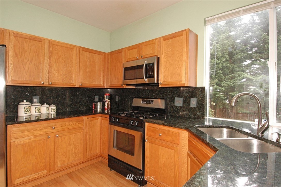 5119 Northeast 5th Street Renton, WA 98059 - Photo 9 of 20
