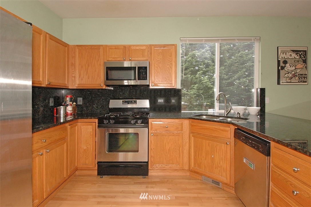 5119 Northeast 5th Street Renton, WA 98059 - Photo 10 of 20