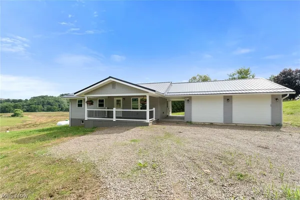 $279,900 | 41 Penny Road Southwest, Carrollton, OH 44615