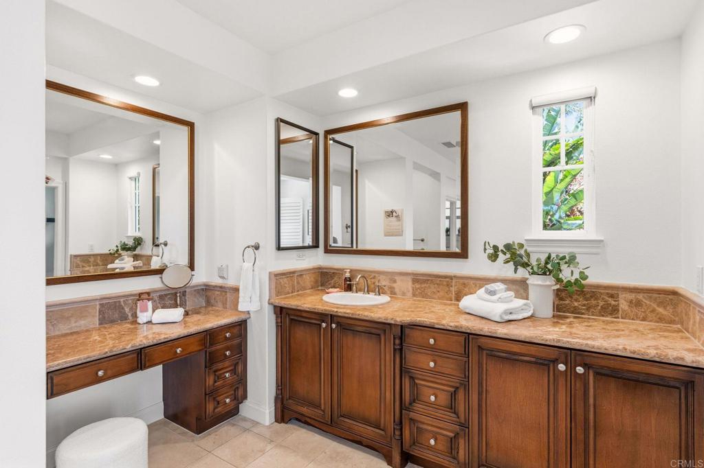 3228 Sitio Montecillo Carlsbad, CA 92009 - Photo 40 of 64
