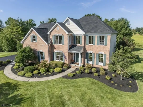 $949,999 | 11 Messenger Lane, Ringoes, NJ 08551