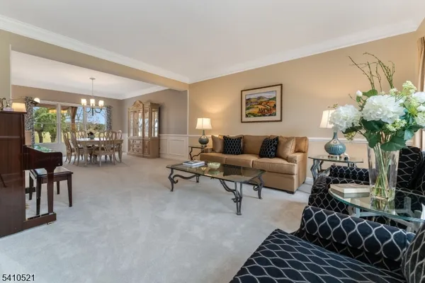 $949,999 | 11 Messenger Lane, Ringoes, NJ 08551