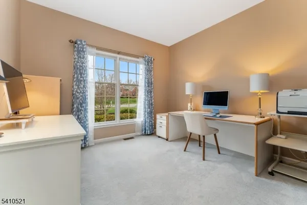 $949,999 | 11 Messenger Lane, Ringoes, NJ 08551