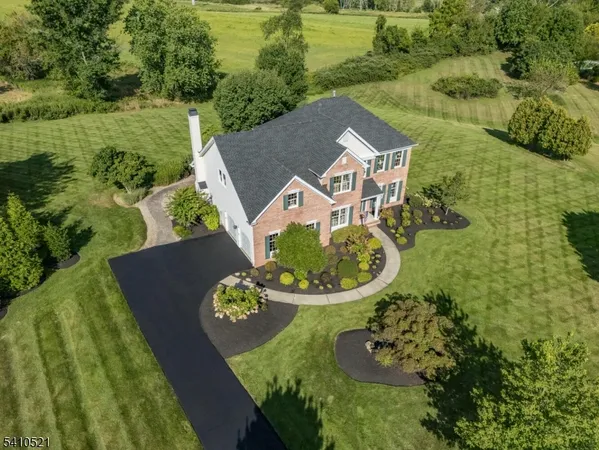 $949,999 | 11 Messenger Lane, Ringoes, NJ 08551