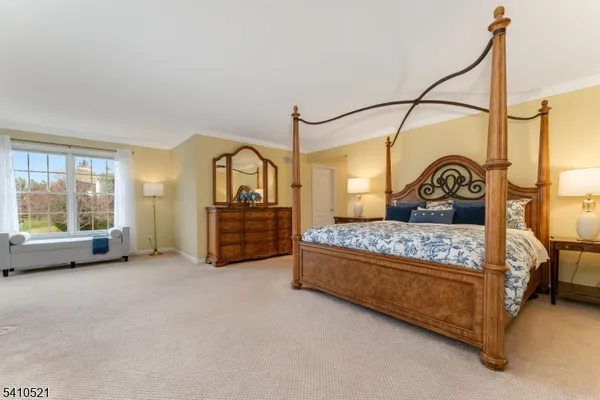 $949,999 | 11 Messenger Lane, Ringoes, NJ 08551