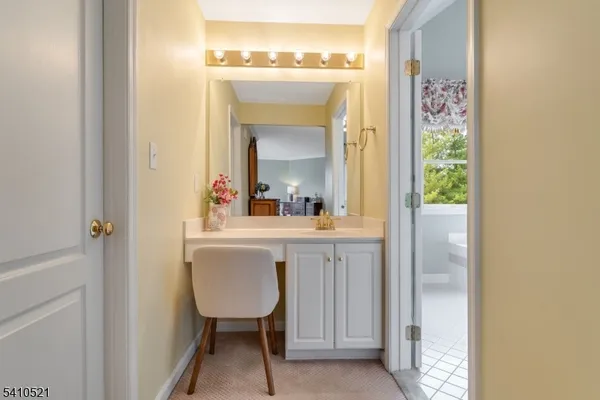 $949,999 | 11 Messenger Lane, Ringoes, NJ 08551