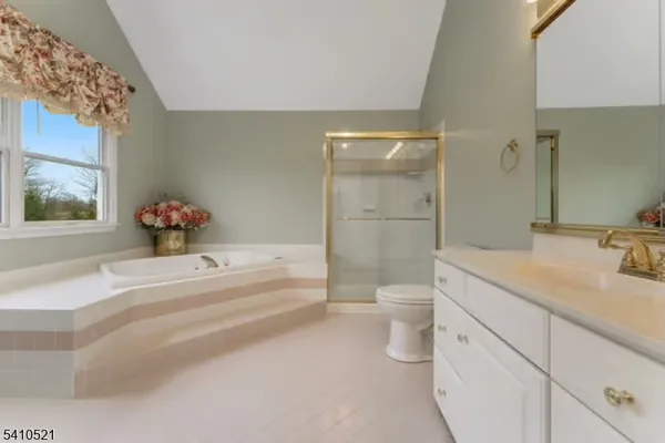 $949,999 | 11 Messenger Lane, Ringoes, NJ 08551