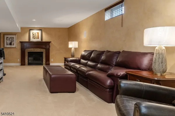 $949,999 | 11 Messenger Lane, Ringoes, NJ 08551