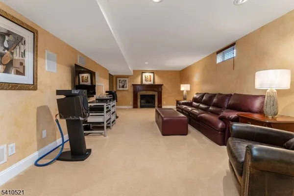 $949,999 | 11 Messenger Lane, Ringoes, NJ 08551