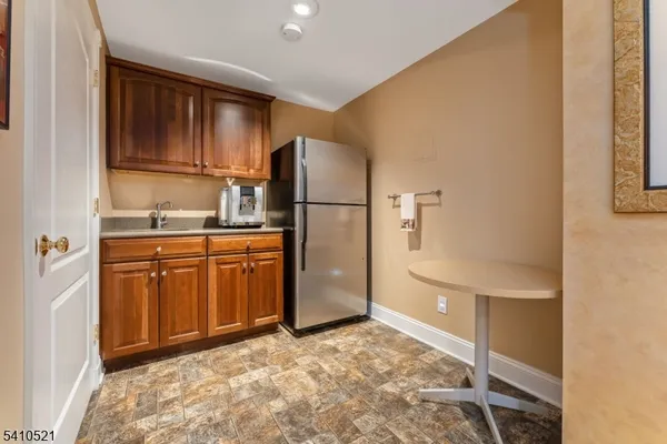 $949,999 | 11 Messenger Lane, Ringoes, NJ 08551