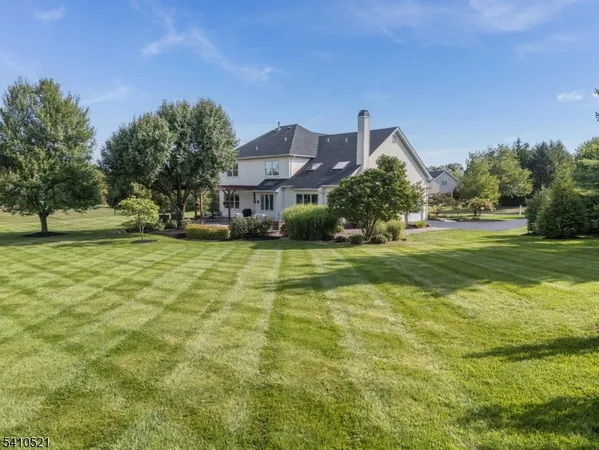 $949,999 | 11 Messenger Lane, Ringoes, NJ 08551