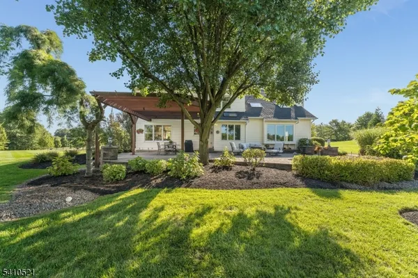 $949,999 | 11 Messenger Lane, Ringoes, NJ 08551