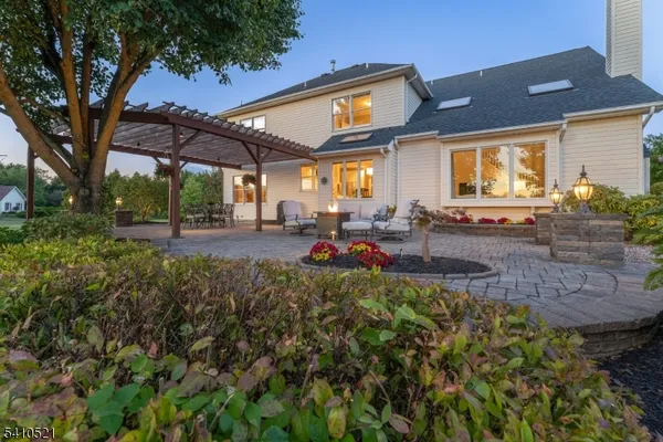 $949,999 | 11 Messenger Lane, Ringoes, NJ 08551