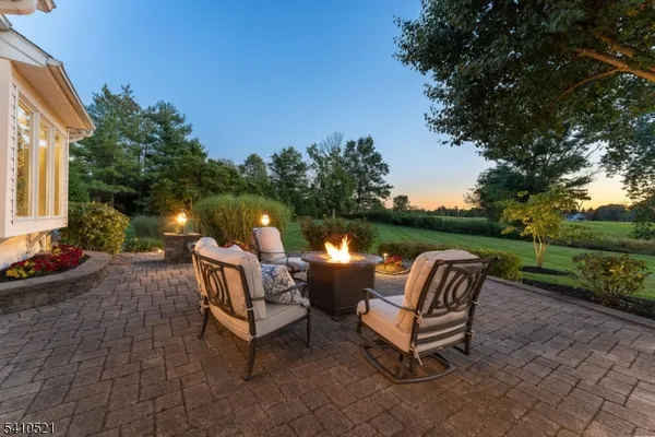 $949,999 | 11 Messenger Lane, Ringoes, NJ 08551