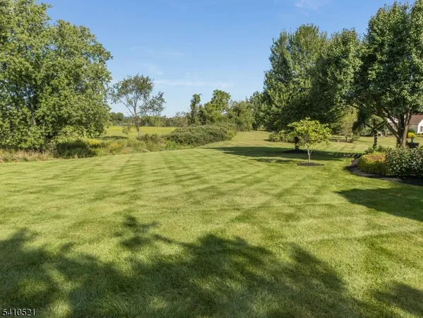 $949,999 | 11 Messenger Lane, Ringoes, NJ 08551