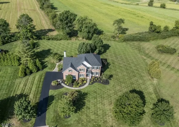 $949,999 | 11 Messenger Lane, Ringoes, NJ 08551