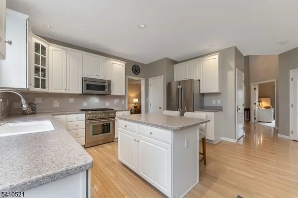 $949,999 | 11 Messenger Lane, Ringoes, NJ 08551