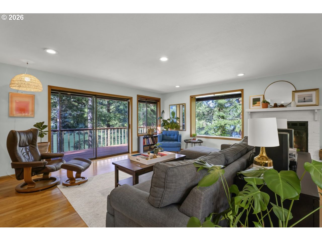89366 Dahlin Road Florence, OR 97439 - Photo 23 of 47 Living Room