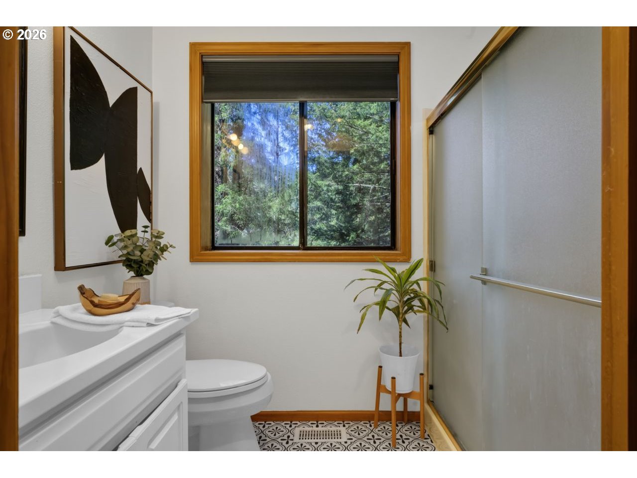 89366 Dahlin Road Florence, OR 97439 - Photo 31 of 47 Bathroom, Attached