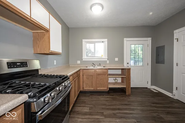 $999 | 850 North Temple Avenue, Indianapolis, IN 46201