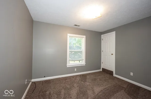 $999 | 850 North Temple Avenue, Indianapolis, IN 46201