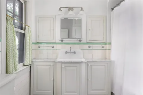 $2,900,000 | 2400 Harris Boulevard, Austin, TX 78703