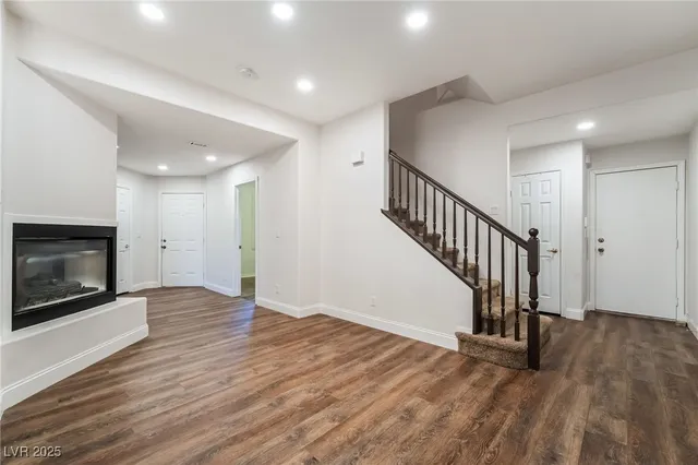 $2,200 | 109 Broken Rock Drive, Henderson, NV 89074