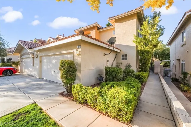 $2,200 | 109 Broken Rock Drive, Henderson, NV 89074