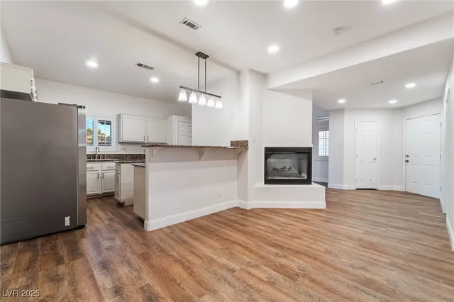 $2,200 | 109 Broken Rock Drive, Henderson, NV 89074