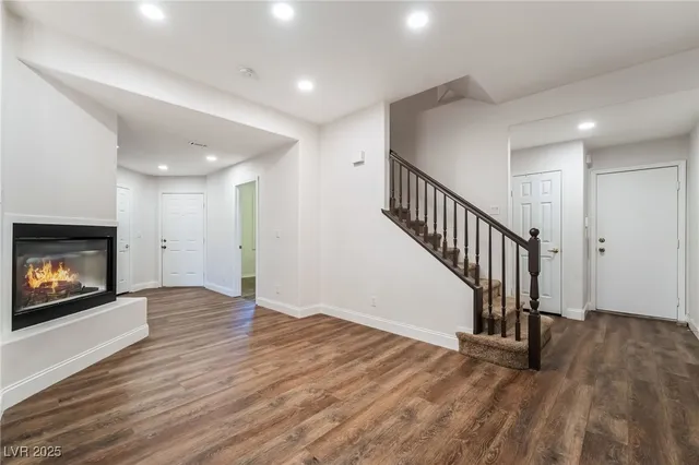 $2,200 | 109 Broken Rock Drive, Henderson, NV 89074