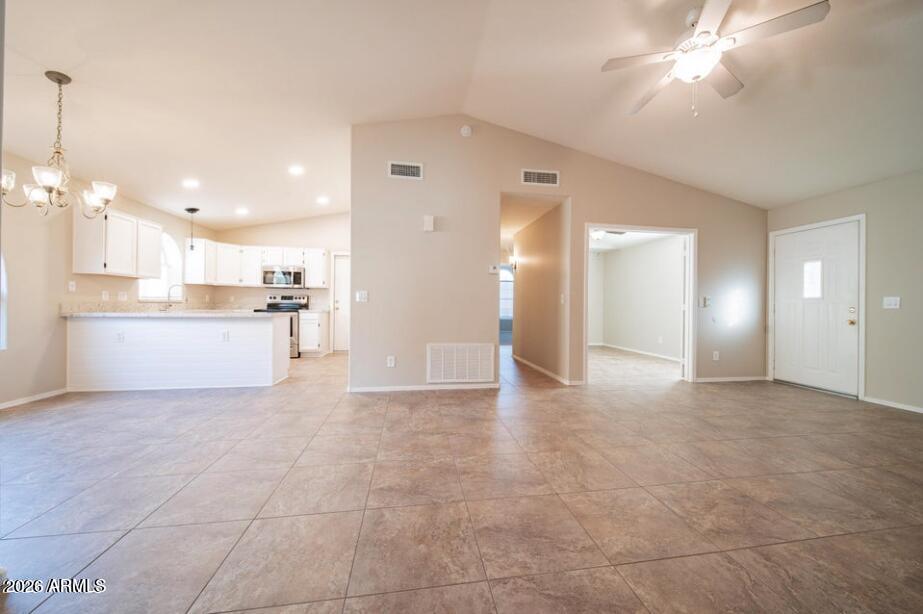 8909 West Davis Road Peoria, AZ 85382 - Photo 4 of 19 4