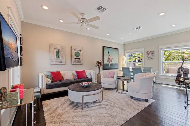 $999,999 | 440 11th Avenue Northeast, St. Petersburg, FL 33701