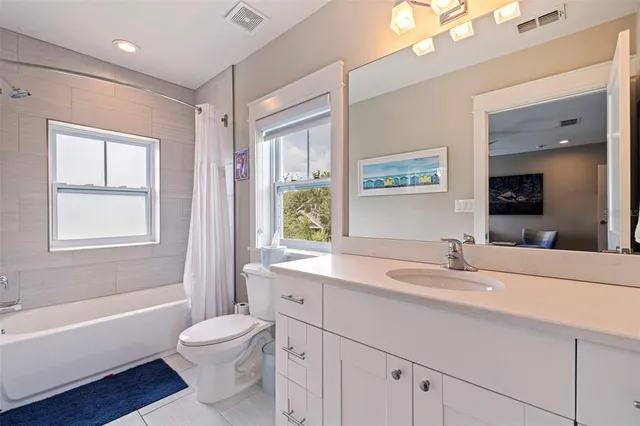 $999,999 | 440 11th Avenue Northeast, St. Petersburg, FL 33701