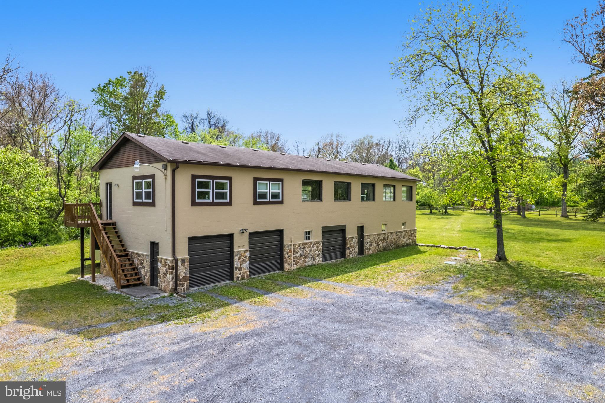 3593 Strasburg Road Strasburg, VA 22657 - Photo 78 of 113 Look at this huge 5 car garage!