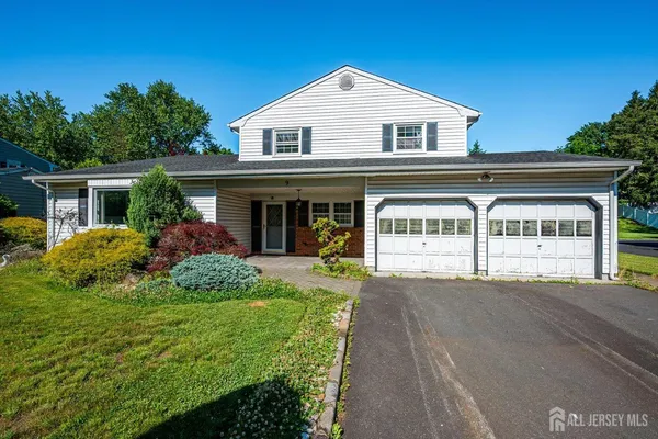 $825,000 | 9 Annette Drive, Edison, NJ 08820