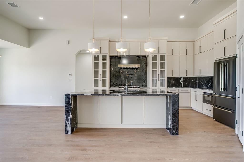 208 Mountain Ridge North Cresson, TX 76035 - Photo 11 of 40