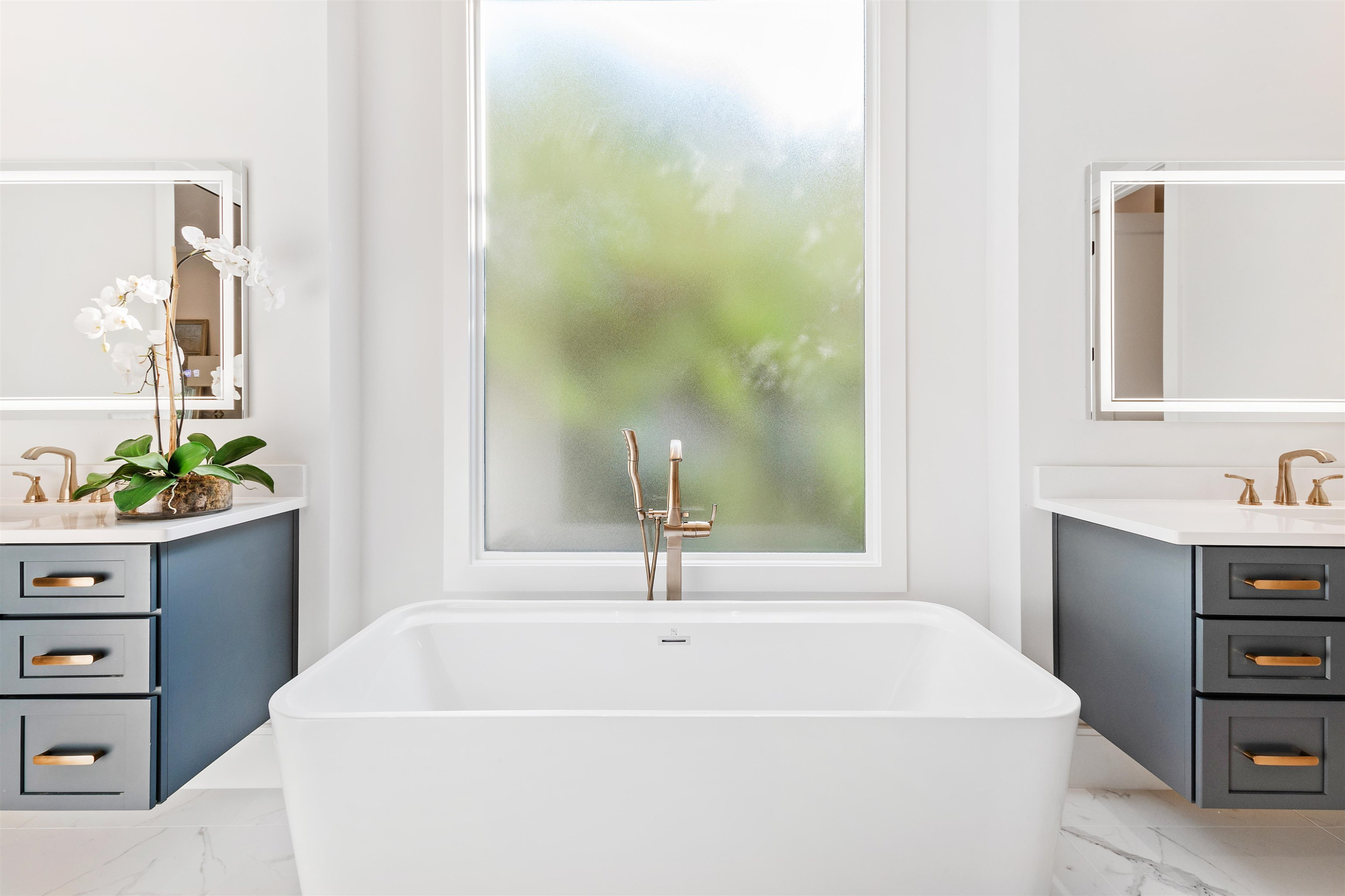 3132 Ashel Street Raleigh, NC 27612 - Photo 37 of 64 Soaking tub