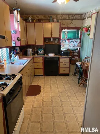 $446,295 | 12040 North Fox Road, Marshall, IL 62441